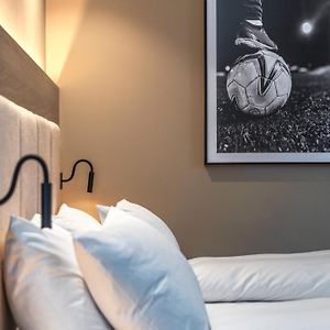 Kamer met een Queen Size Bed met de Toegang voor Gehandicapten